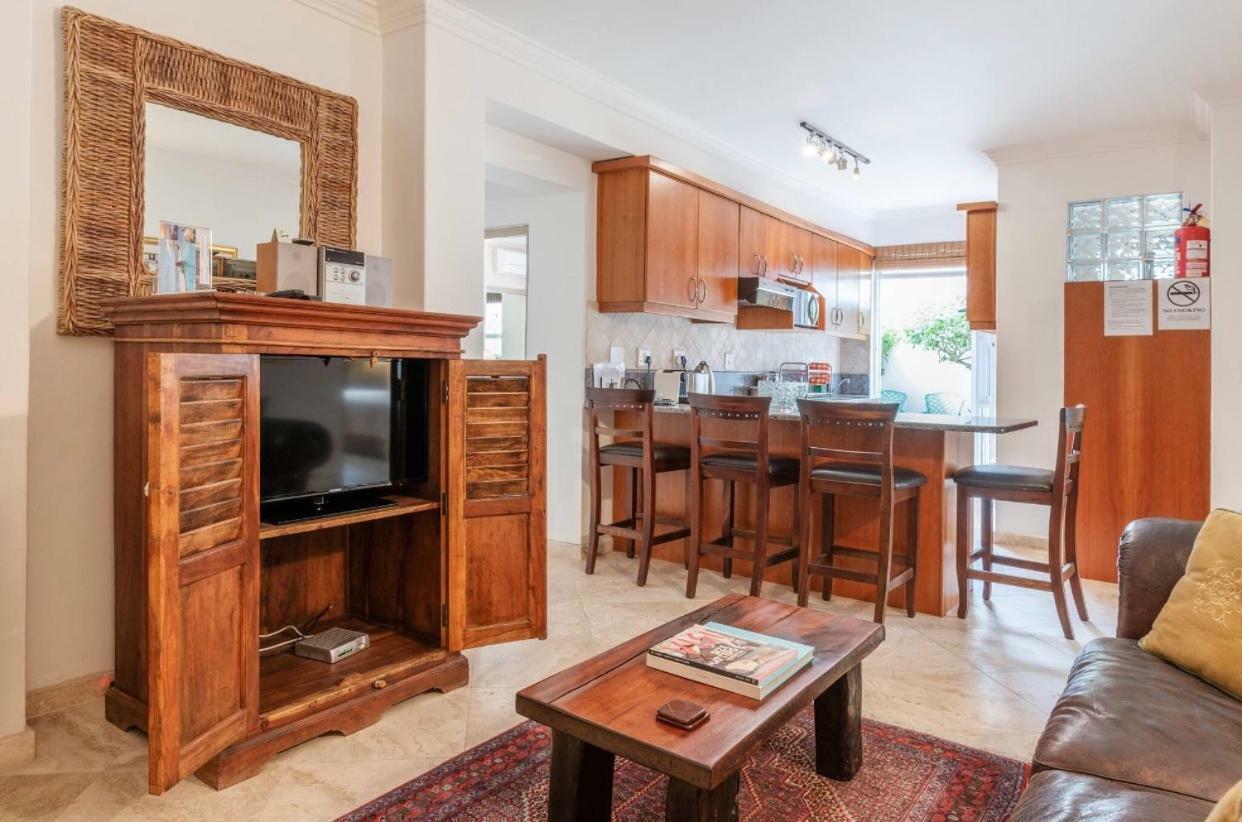 קייפטאון Bantry Beach Luxury Suites מראה חיצוני תמונה