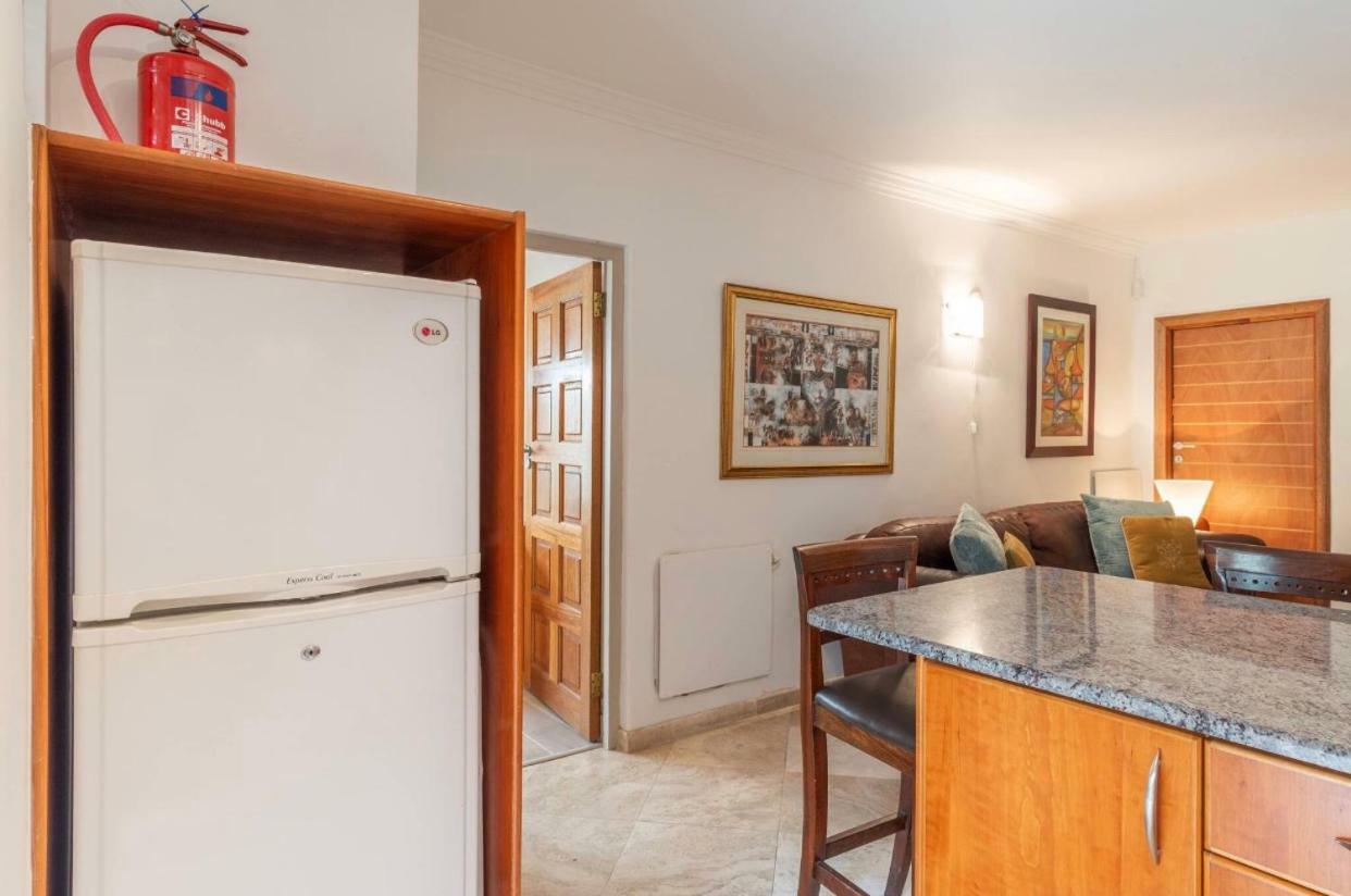 קייפטאון Bantry Beach Luxury Suites מראה חיצוני תמונה