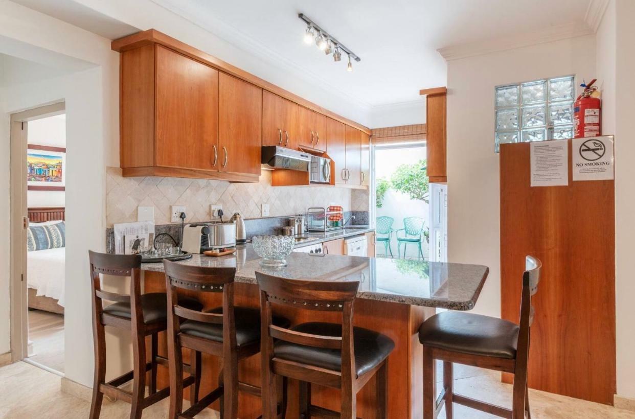 קייפטאון Bantry Beach Luxury Suites מראה חיצוני תמונה