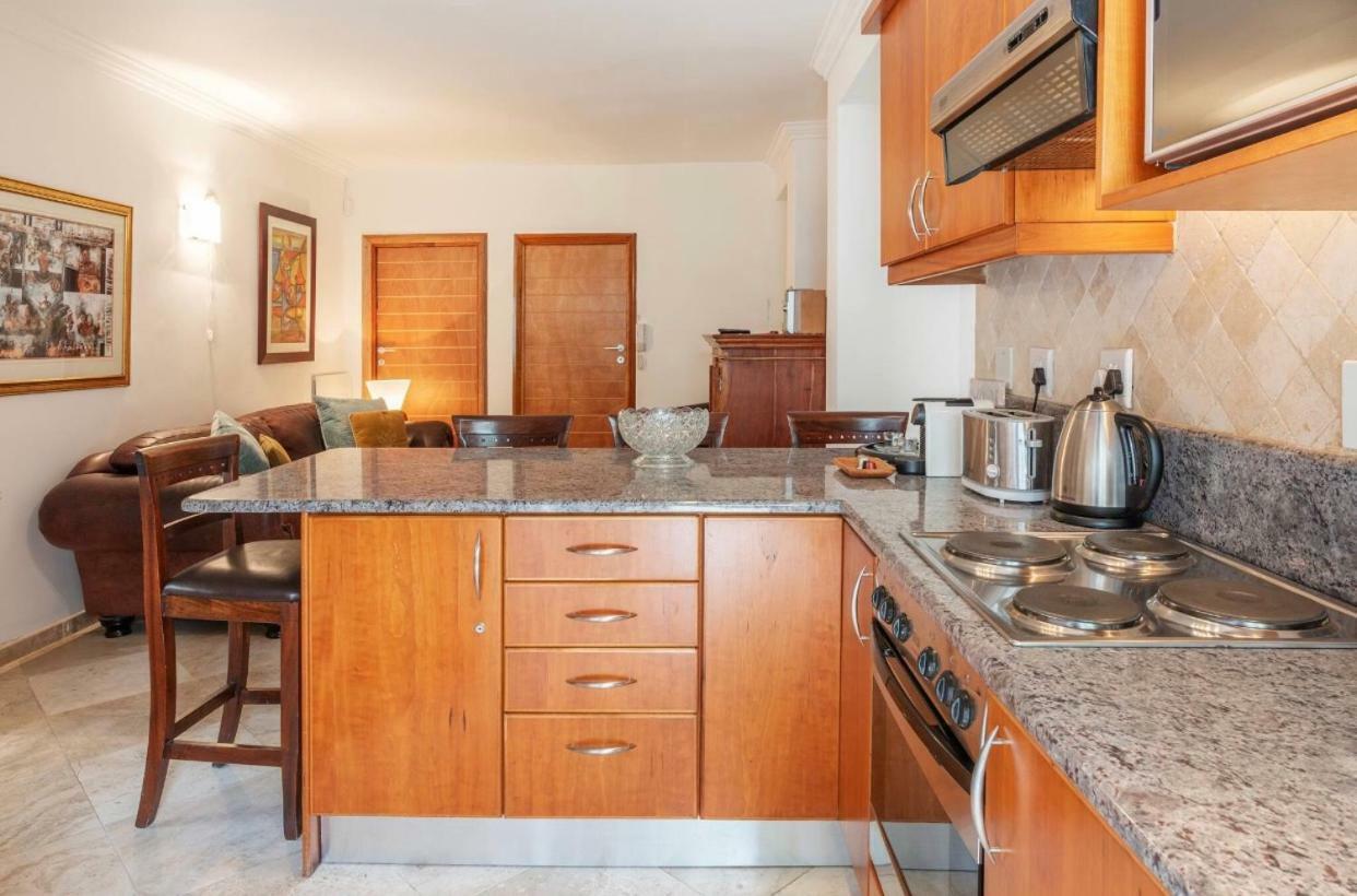 קייפטאון Bantry Beach Luxury Suites מראה חיצוני תמונה
